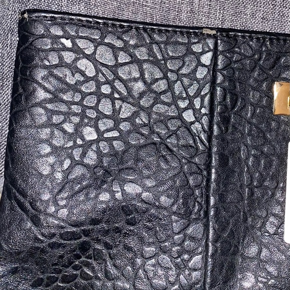 FOREVER 21 MULTI FUNCTIONAL CLUTCH/CROSSBODY PURSE - Picture 7 of 7